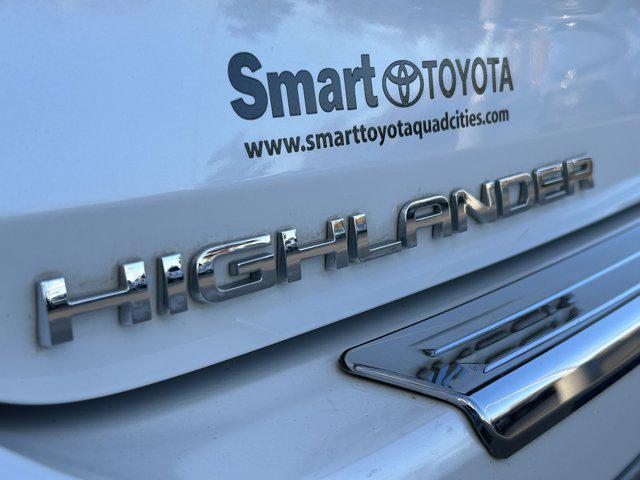 used 2021 Toyota Highlander Hybrid car, priced at $35,264