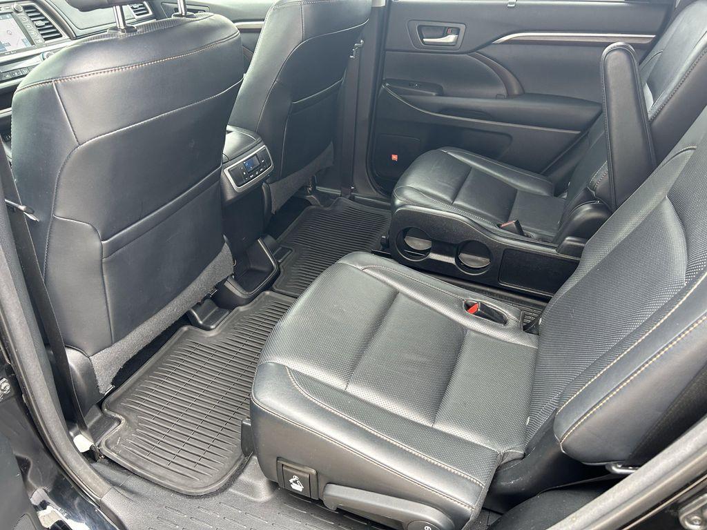 used 2015 Toyota Highlander car, priced at $21,604