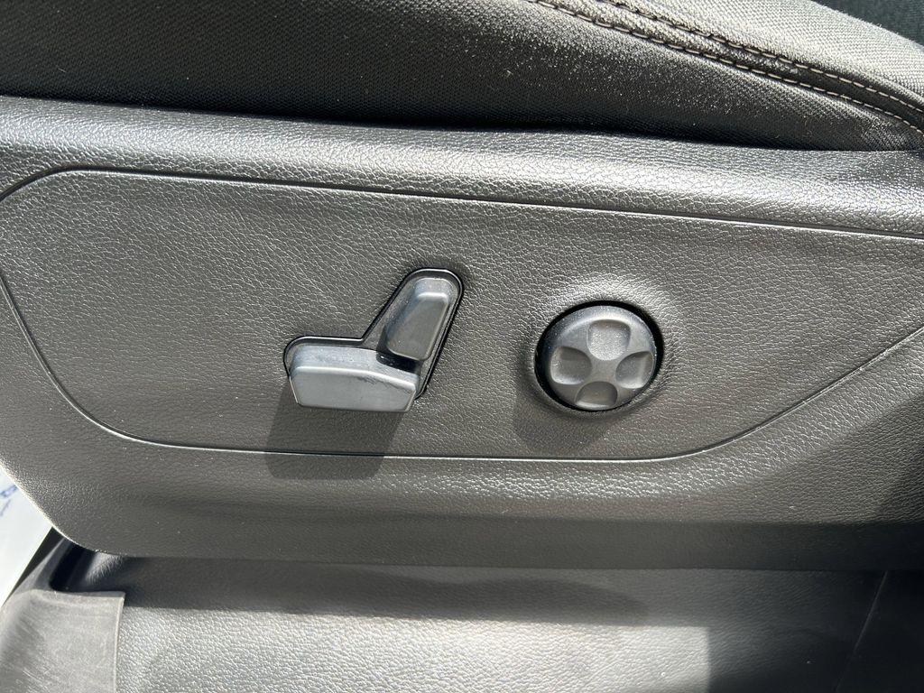 used 2021 Ram 1500 car, priced at $31,117