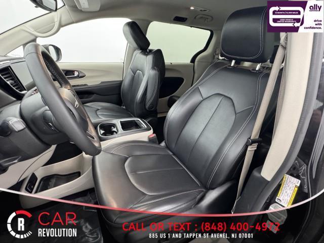 used 2023 Chrysler Pacifica car, priced at $19,500