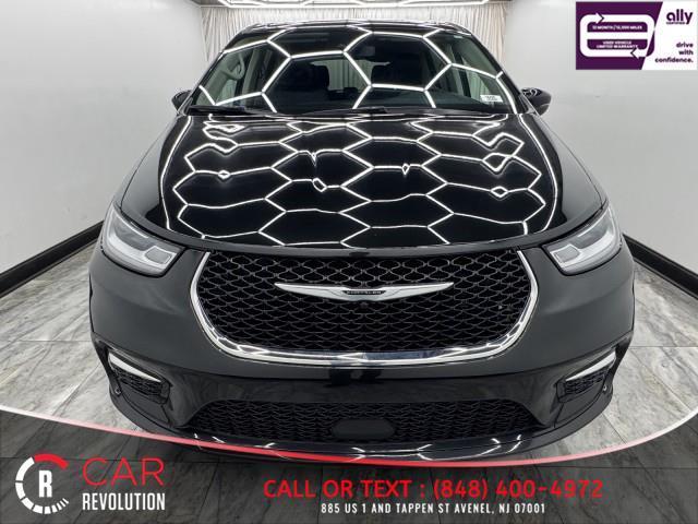 used 2023 Chrysler Pacifica car, priced at $19,500