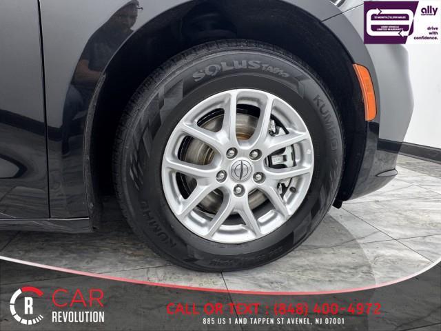 used 2023 Chrysler Pacifica car, priced at $19,500
