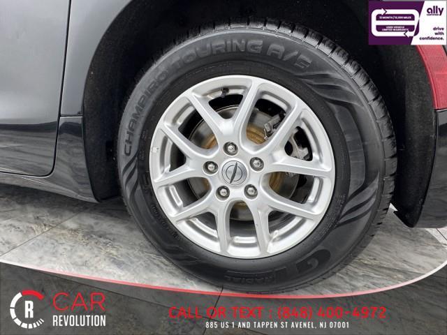 used 2023 Chrysler Pacifica car, priced at $19,500