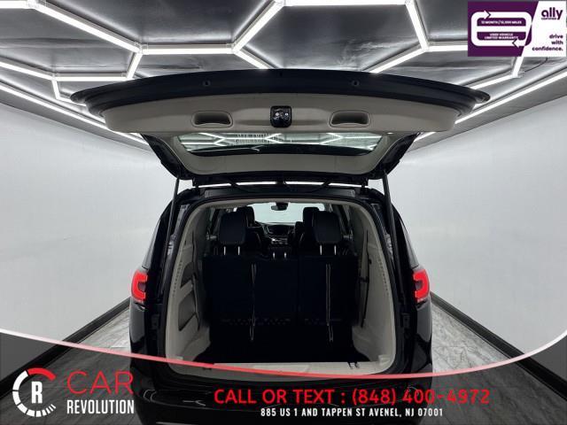 used 2023 Chrysler Pacifica car, priced at $19,500