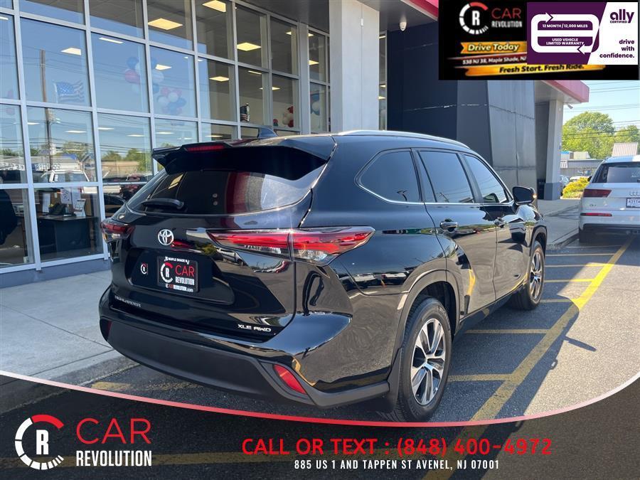 used 2024 Toyota Highlander car, priced at $34,394