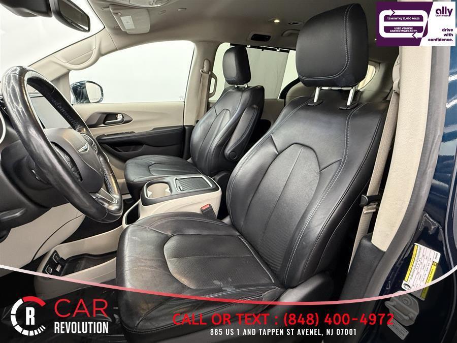 used 2021 Chrysler Pacifica Hybrid car, priced at $19,599