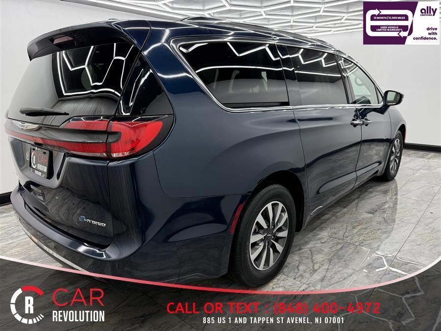 used 2021 Chrysler Pacifica Hybrid car, priced at $19,599