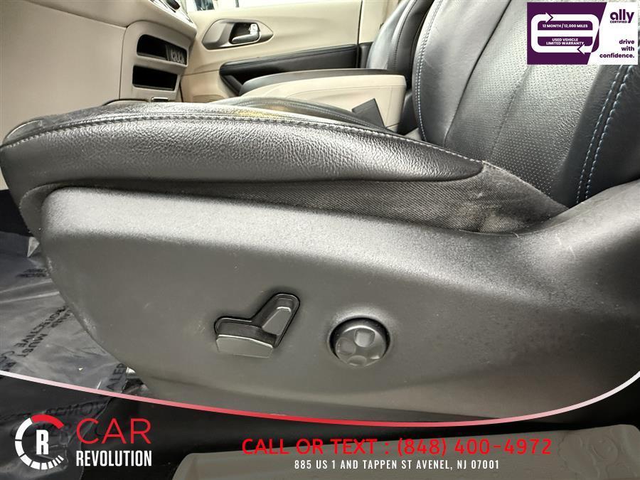 used 2021 Chrysler Pacifica Hybrid car, priced at $19,599