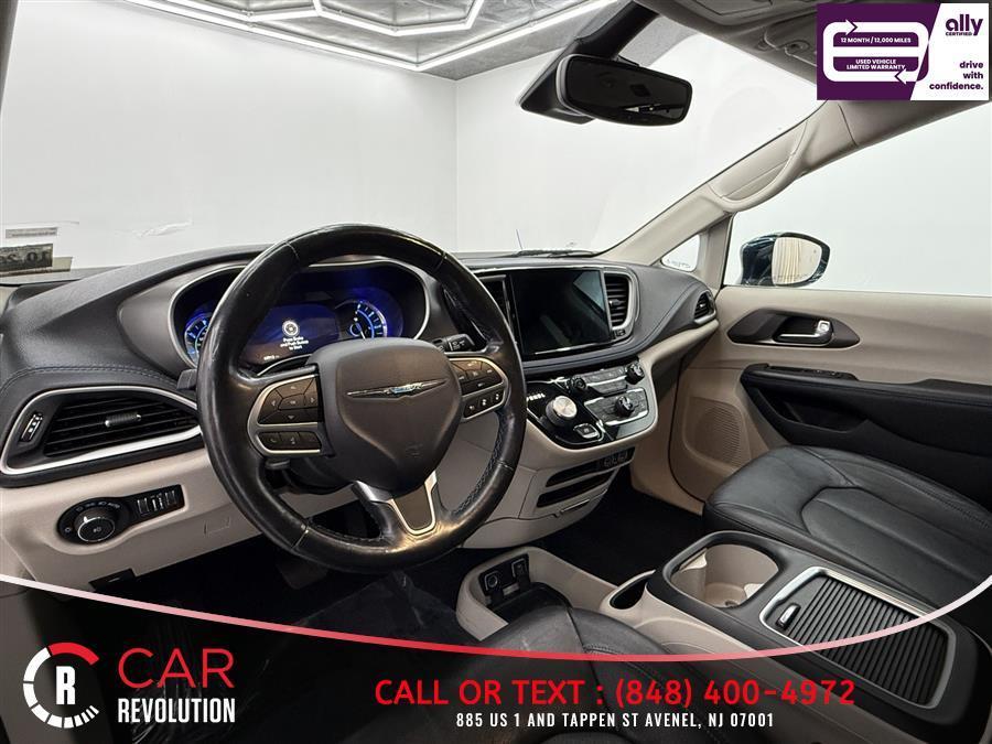 used 2021 Chrysler Pacifica Hybrid car, priced at $19,599