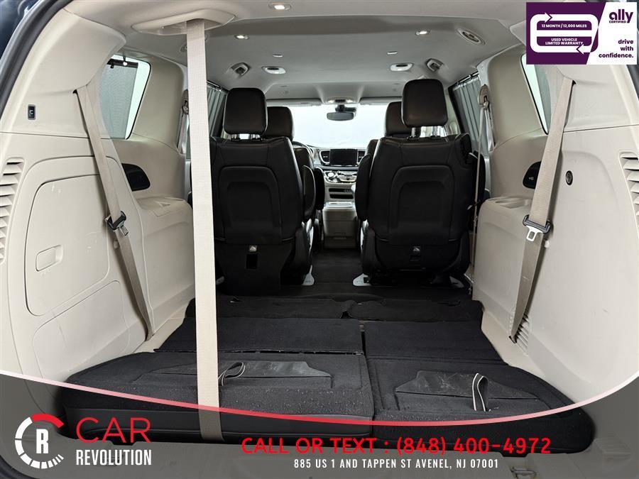 used 2021 Chrysler Pacifica Hybrid car, priced at $19,599
