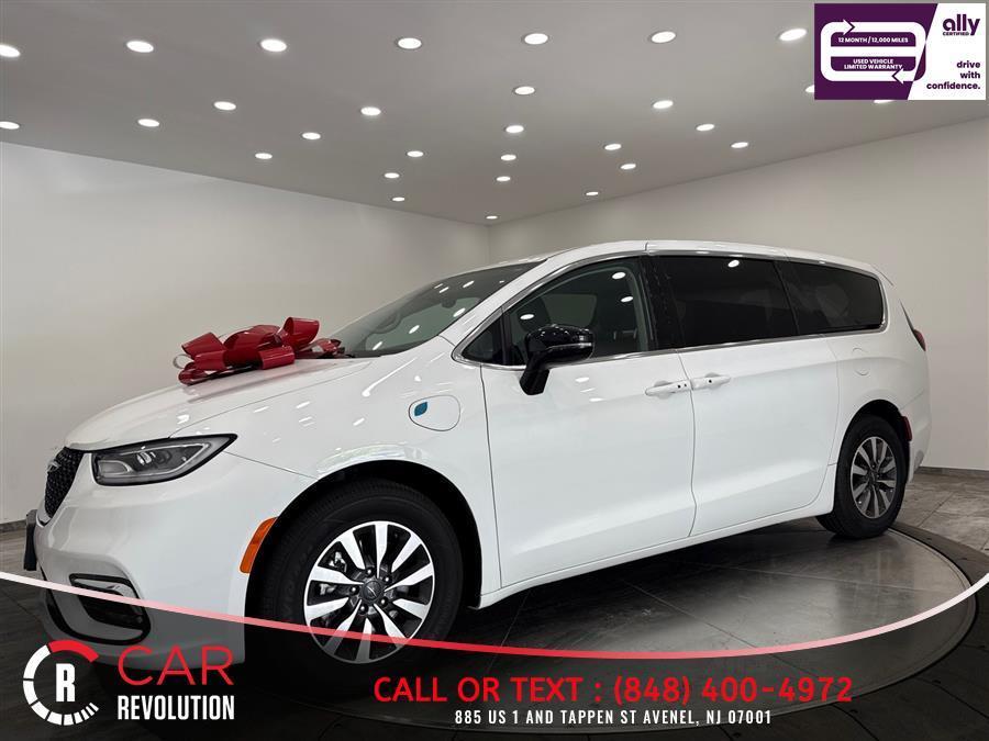 used 2024 Chrysler Pacifica Hybrid car, priced at $25,794