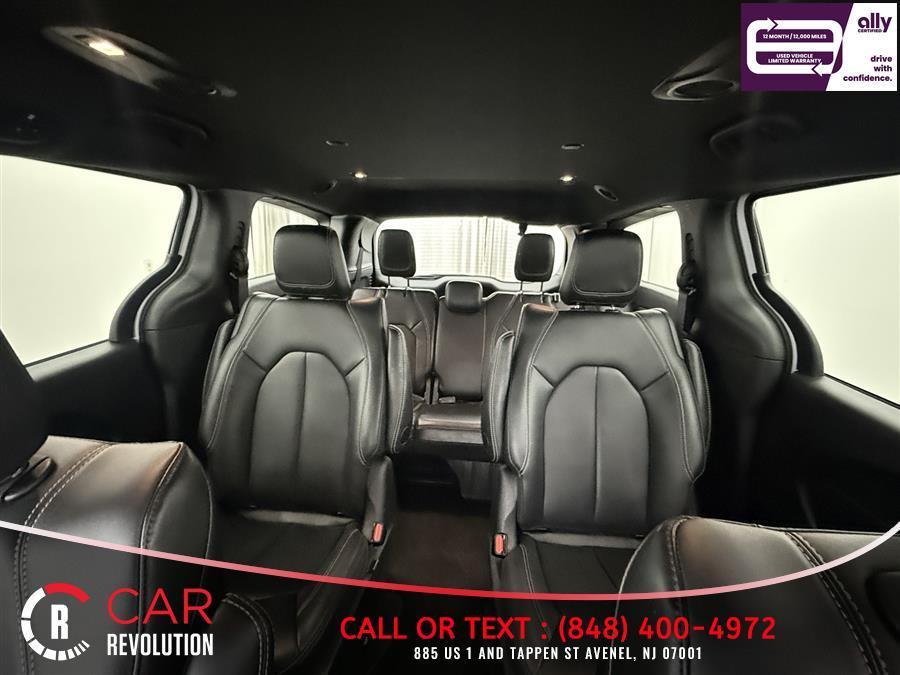 used 2024 Chrysler Pacifica Hybrid car, priced at $28,999
