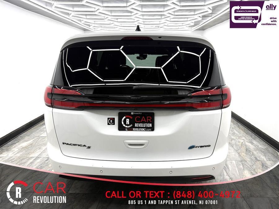 used 2024 Chrysler Pacifica Hybrid car, priced at $28,999