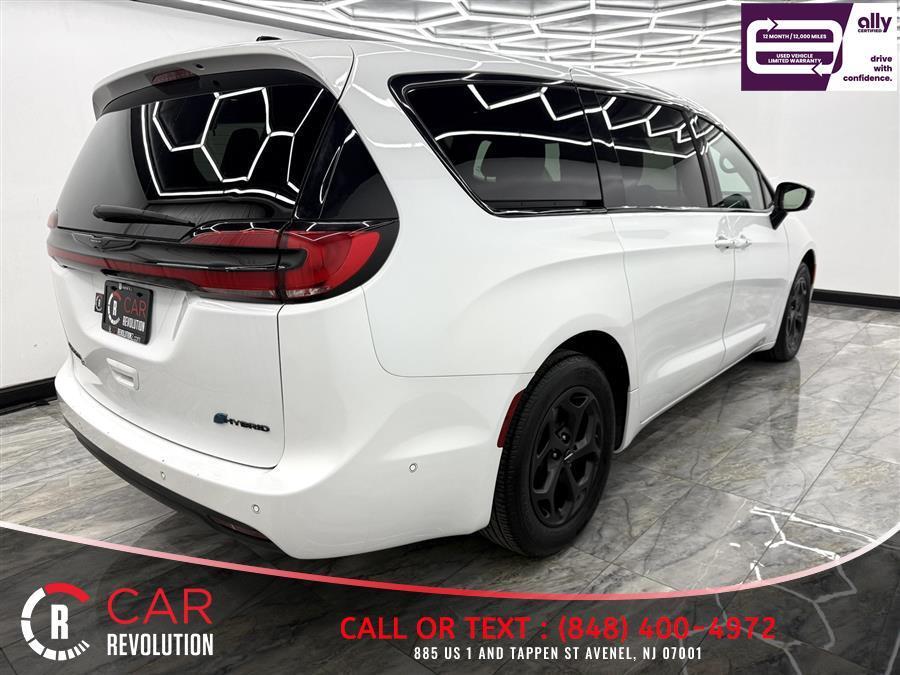 used 2024 Chrysler Pacifica Hybrid car, priced at $28,999