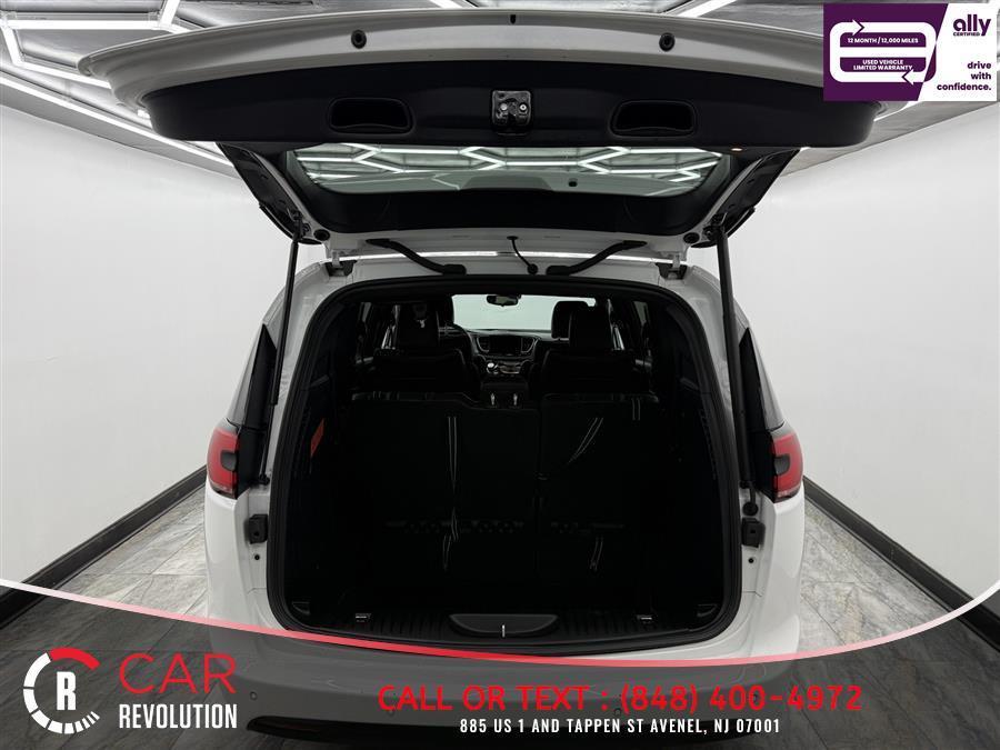 used 2024 Chrysler Pacifica Hybrid car, priced at $28,999
