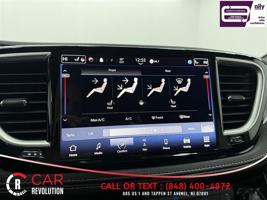 used 2024 Chrysler Pacifica Hybrid car, priced at $28,999