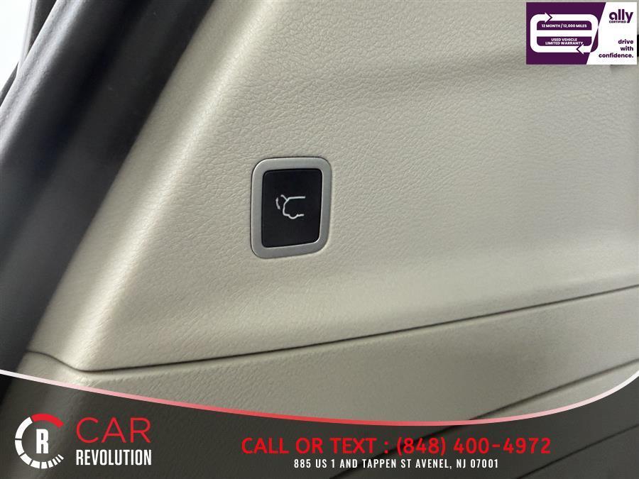used 2023 Chrysler Pacifica Hybrid car, priced at $21,999