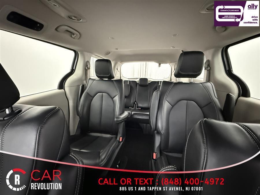 used 2023 Chrysler Pacifica Hybrid car, priced at $21,999