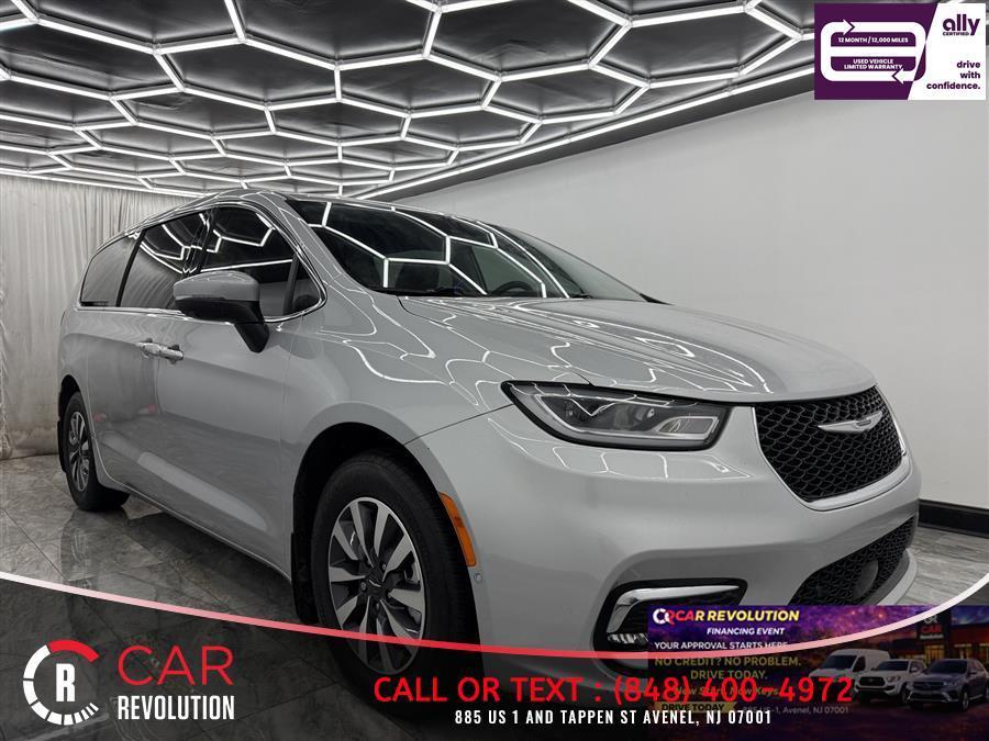 used 2023 Chrysler Pacifica Hybrid car, priced at $21,999