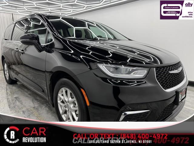 used 2024 Chrysler Pacifica car, priced at $20,300