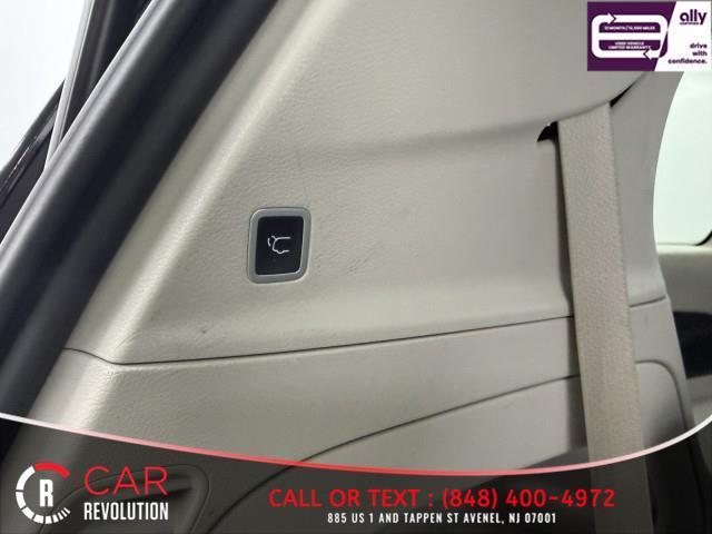used 2024 Chrysler Pacifica car, priced at $20,300