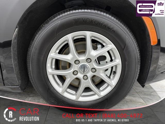 used 2024 Chrysler Pacifica car, priced at $20,300