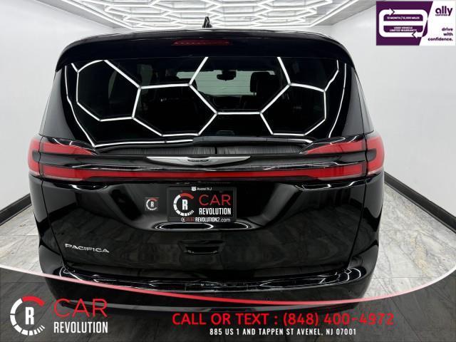 used 2024 Chrysler Pacifica car, priced at $20,300