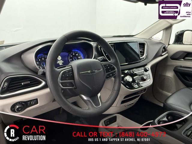 used 2024 Chrysler Pacifica car, priced at $20,300