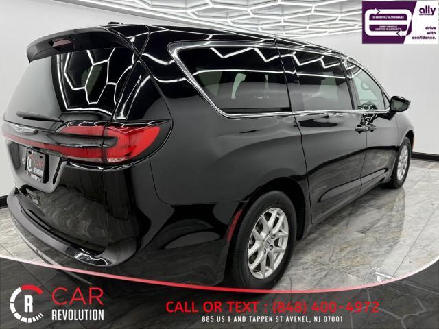 used 2024 Chrysler Pacifica car, priced at $20,300