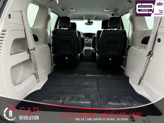 used 2024 Chrysler Pacifica car, priced at $20,300
