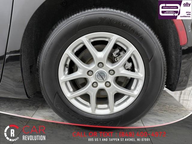 used 2024 Chrysler Pacifica car, priced at $20,300