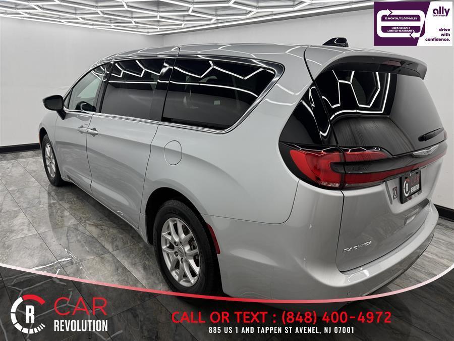 used 2024 Chrysler Pacifica car, priced at $23,999