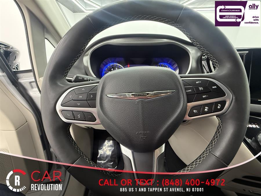 used 2024 Chrysler Pacifica car, priced at $23,999