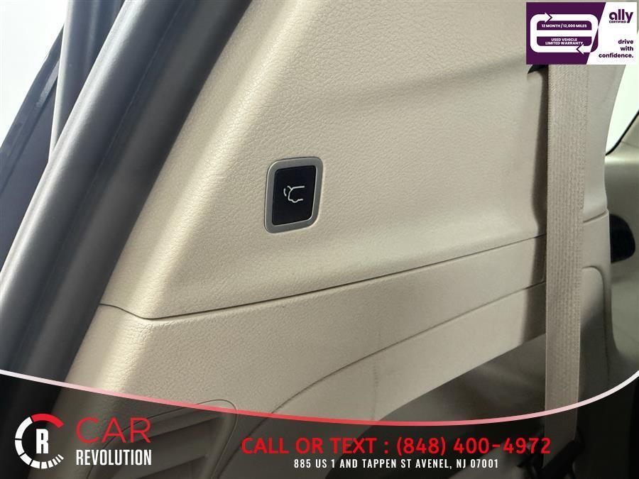 used 2024 Chrysler Pacifica car, priced at $23,999