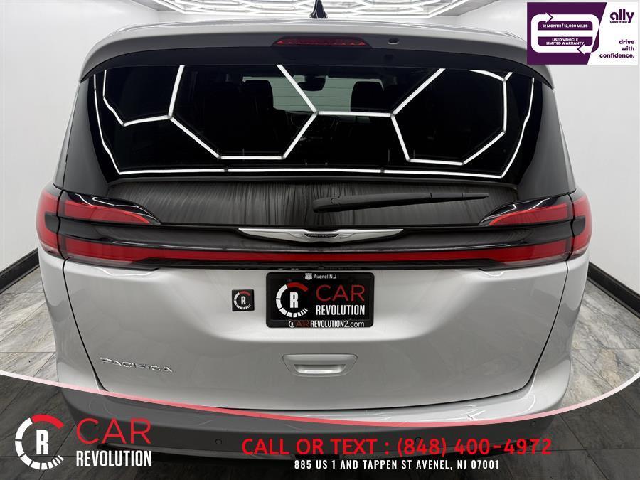 used 2024 Chrysler Pacifica car, priced at $23,999