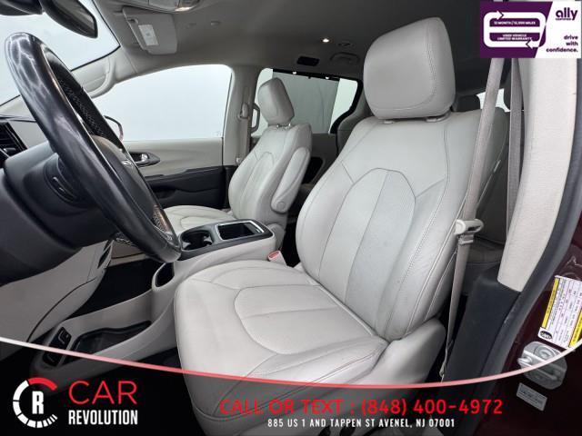 used 2021 Chrysler Pacifica Hybrid car, priced at $15,900