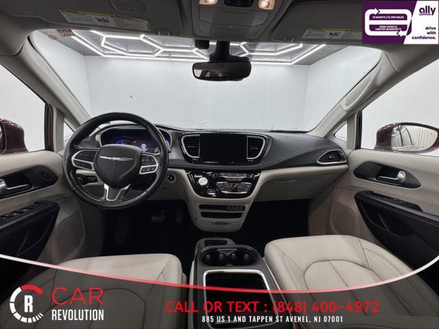 used 2021 Chrysler Pacifica Hybrid car, priced at $15,900