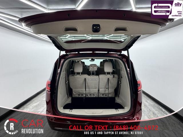 used 2021 Chrysler Pacifica Hybrid car, priced at $15,900