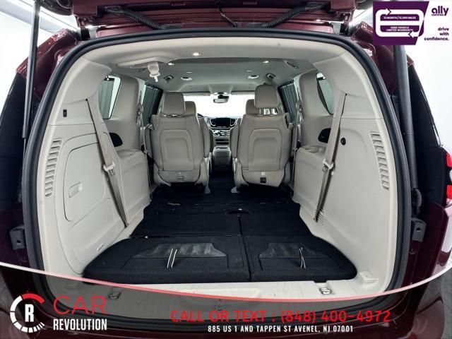 used 2021 Chrysler Pacifica Hybrid car, priced at $15,900