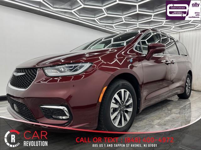 used 2021 Chrysler Pacifica Hybrid car, priced at $15,900