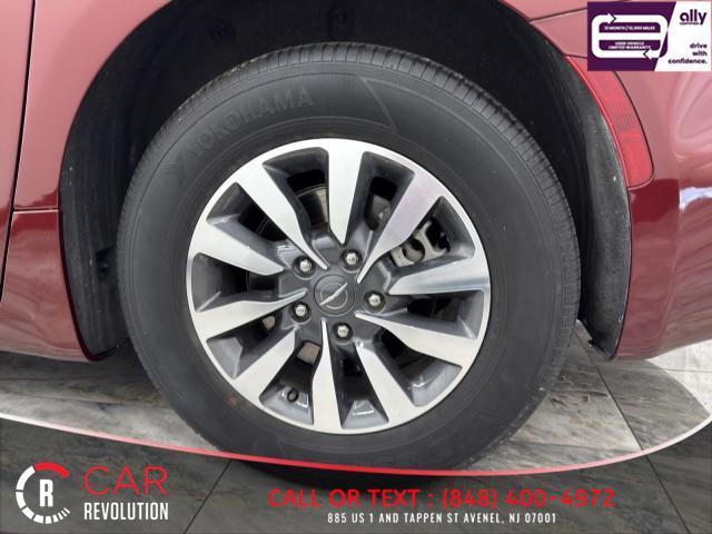 used 2021 Chrysler Pacifica Hybrid car, priced at $15,900