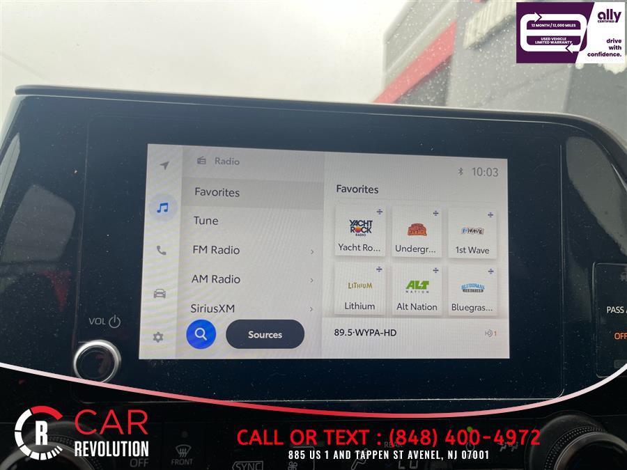 used 2023 Toyota Highlander car, priced at $32,394
