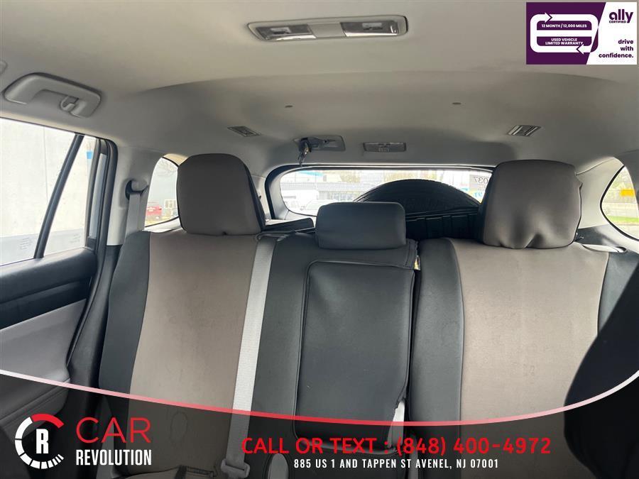 used 2023 Toyota Highlander car, priced at $32,394