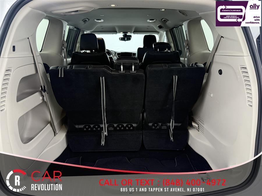 used 2024 Chrysler Pacifica car, priced at $21,999