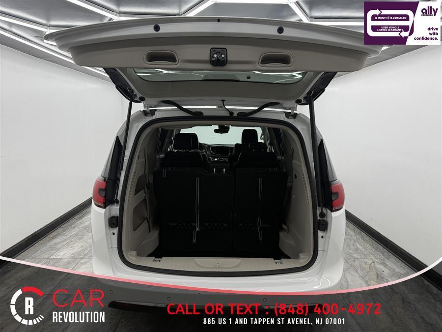 used 2024 Chrysler Pacifica car, priced at $21,999