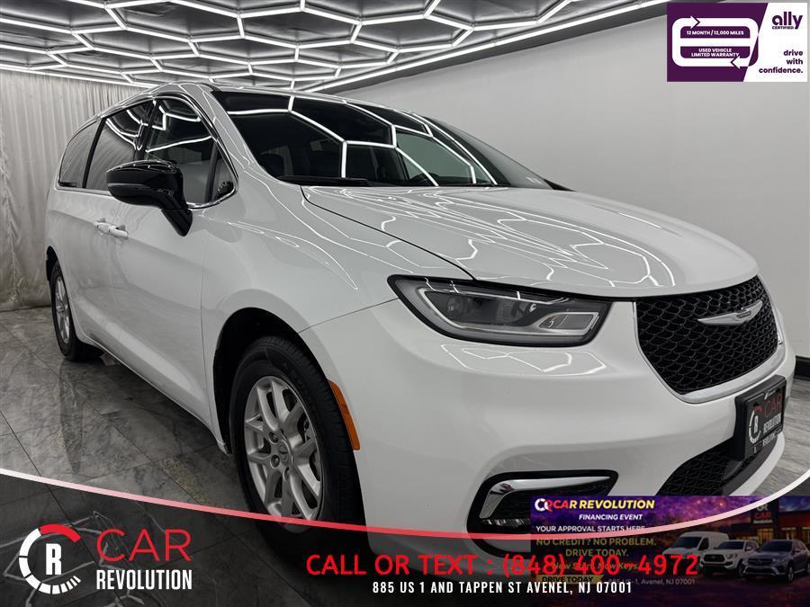 used 2024 Chrysler Pacifica car, priced at $21,999
