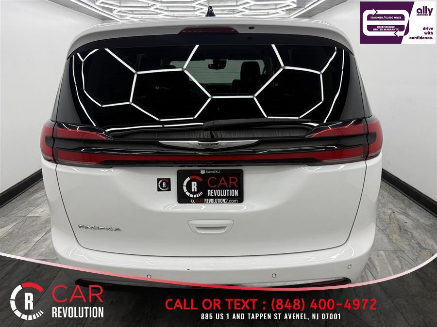 used 2024 Chrysler Pacifica car, priced at $21,999