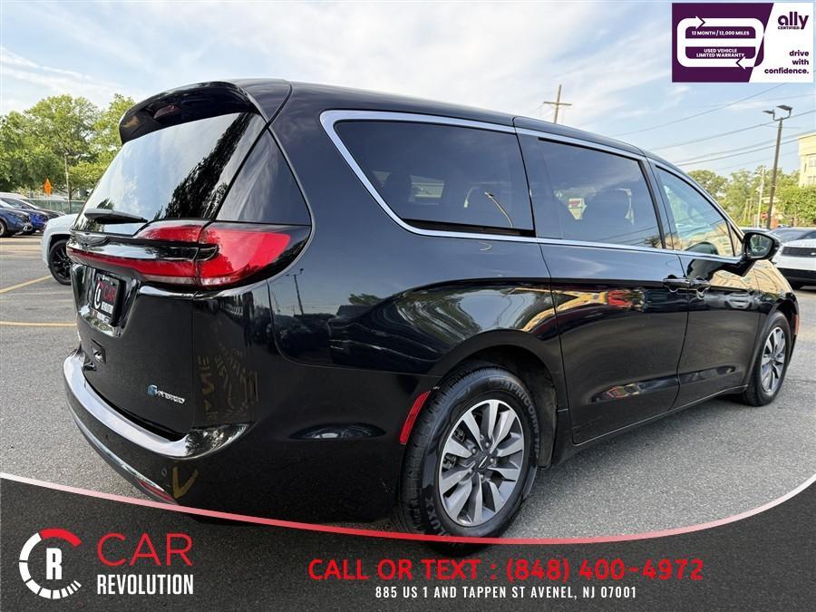 used 2024 Chrysler Pacifica Hybrid car, priced at $20,794