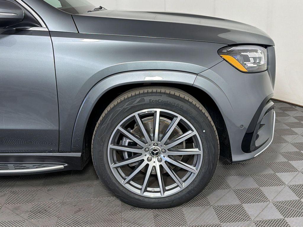 new 2026 Mercedes-Benz GLS 580 car, priced at $120,544