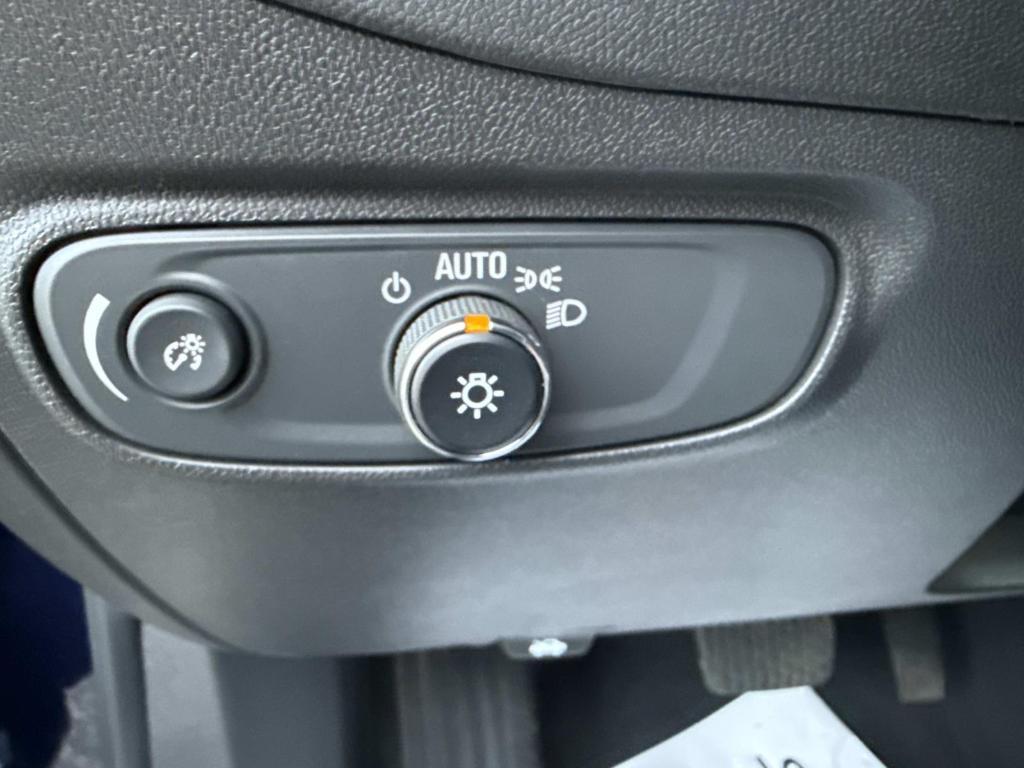 used 2023 Chevrolet Equinox car, priced at $17,891